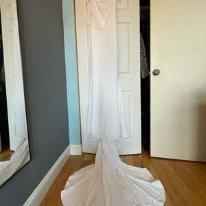 Never Worn Untailored Alyssa Kristin Kathrine Wedding Dress